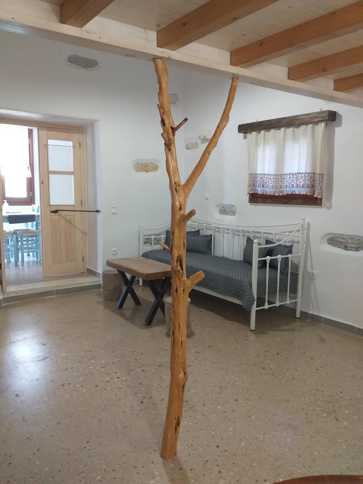 Imellos Aperathos Номер фото